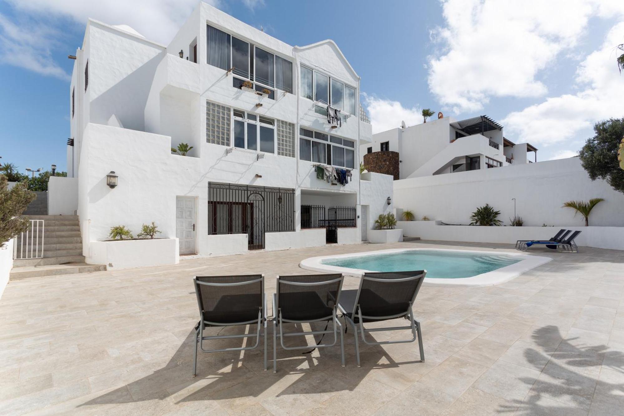 Casa Queen Vetusta -pool And Tennis Vakantiehuis